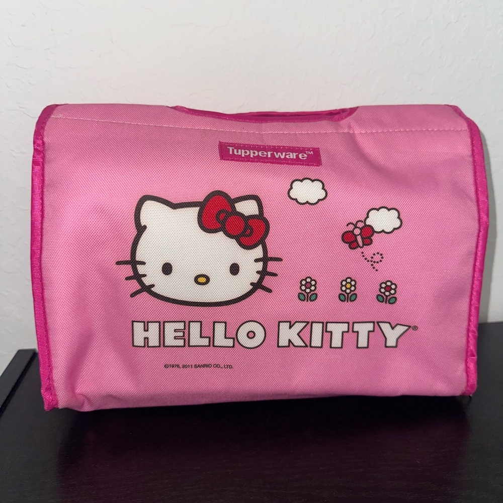 Hello Kitty Sanrio  Tupperware Lunch Bag